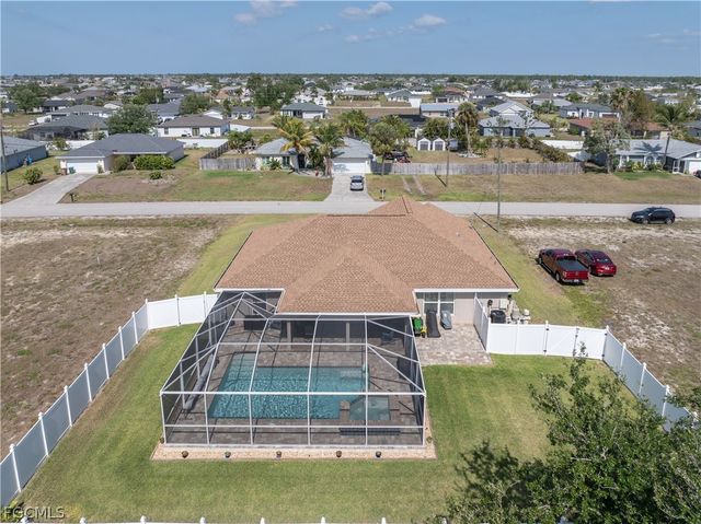 2801 NW 2nd PL, Cape Coral, FL 33993