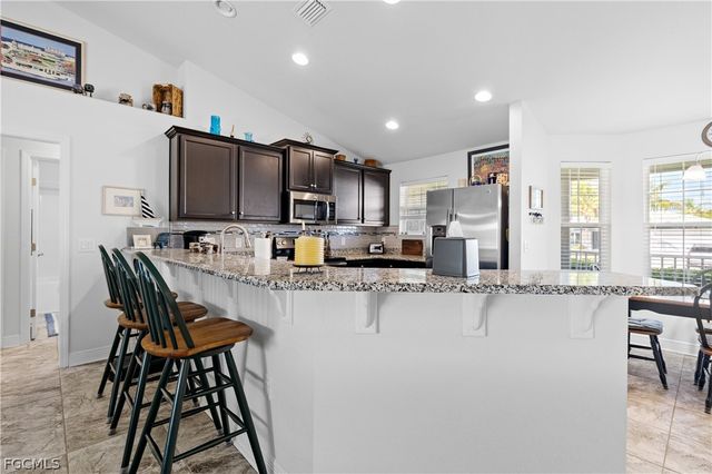 2801 NW 2nd PL, Cape Coral, FL 33993