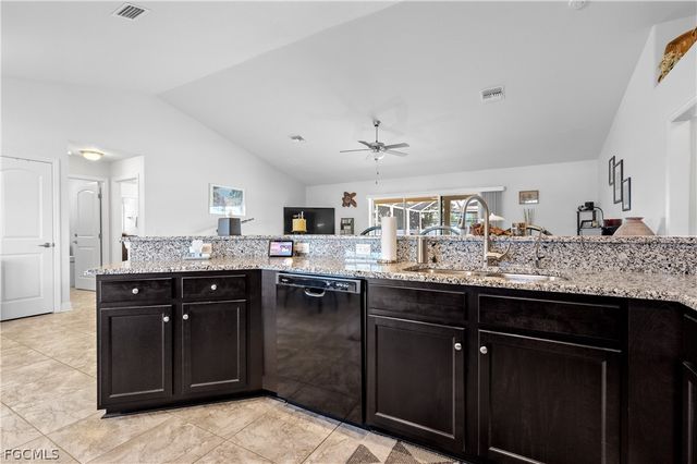 2801 NW 2nd PL, Cape Coral, FL 33993