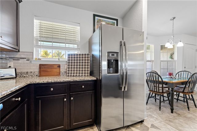 2801 NW 2nd PL, Cape Coral, FL 33993