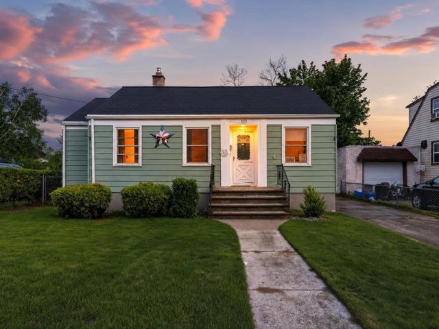 1013 28th STREET, Two Rivers, WI 54241
