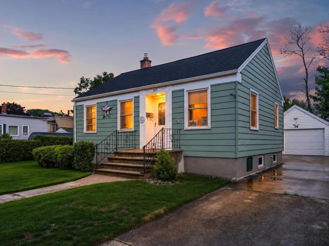 1013 28th STREET, Two Rivers, WI 54241