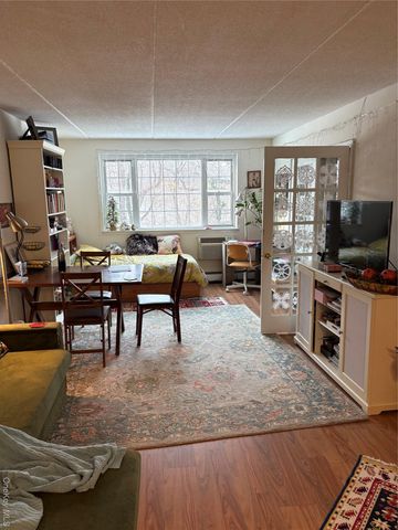 2 Consulate Drive 3N, Eastchester, NY 10707