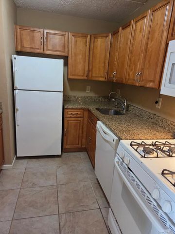 2 Consulate Drive 3N, Eastchester, NY 10707