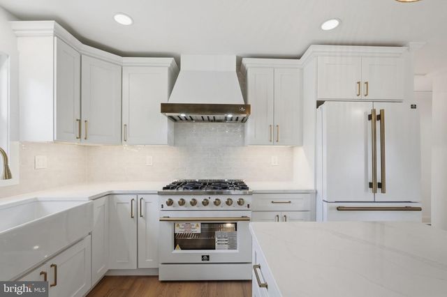 3766 PRESIDENT ST, Philadelphia, PA 19114