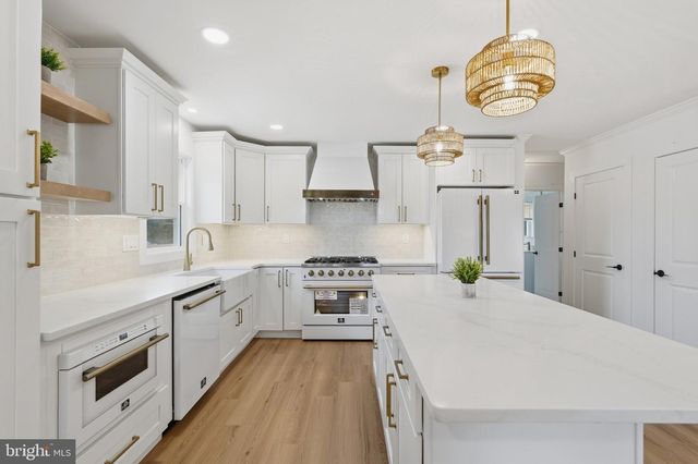 3766 PRESIDENT ST, Philadelphia, PA 19114