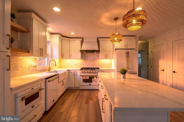 3766 PRESIDENT ST, Philadelphia, PA 19114