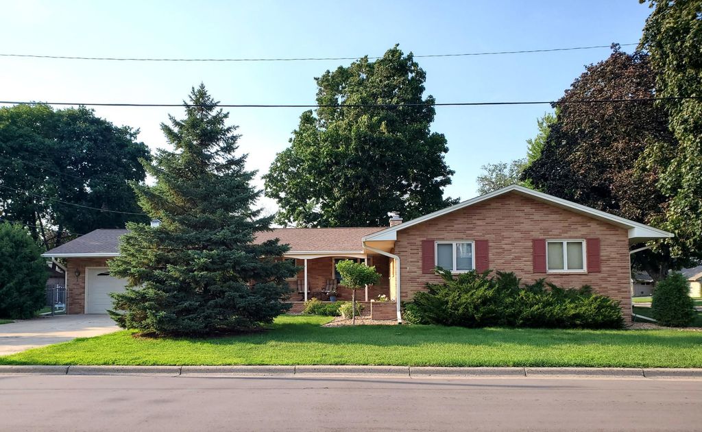 617 2nd Street NE, Osseo, MN 55369 — exterior