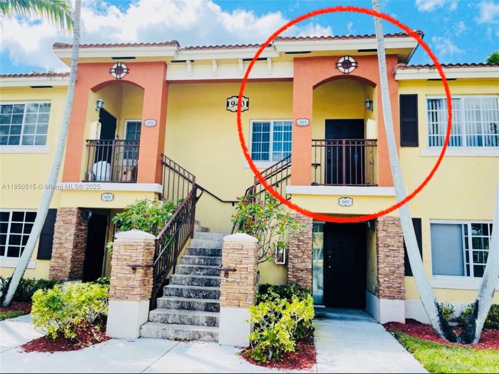 940 NE 34th Ave 203, Homestead, FL 33033