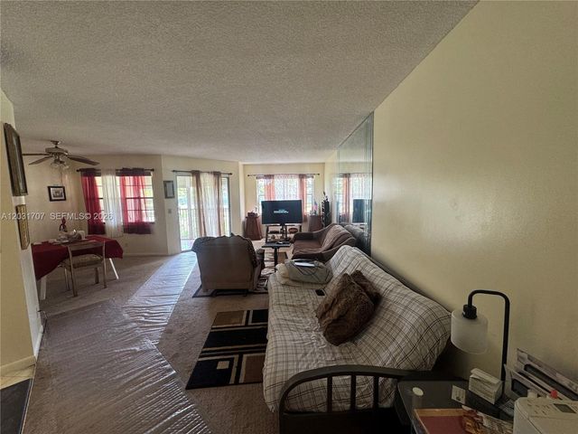 12950 SW 7th Ct 210A, Pembroke Pines, FL 33027
