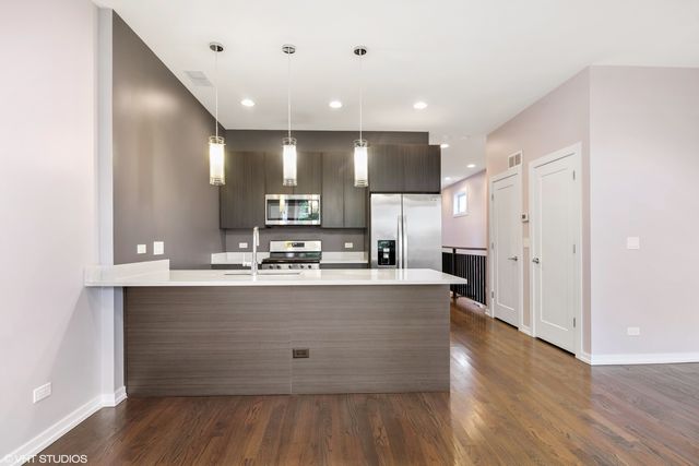 2536 W Harrison Street 2, Chicago, IL 60612
