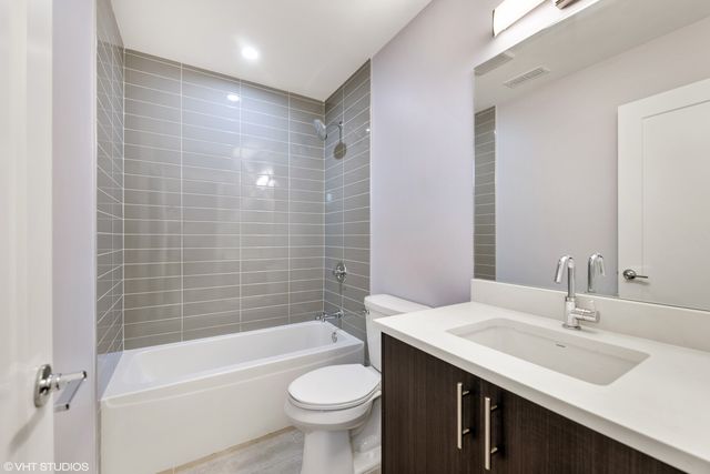 2536 W Harrison Street 2, Chicago, IL 60612