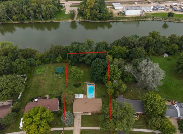 1936 River View Drive, Janesville, WI 53546