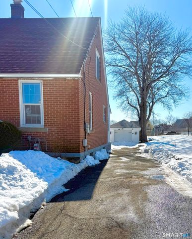 212 Platt Street, Waterbury, CT 06704