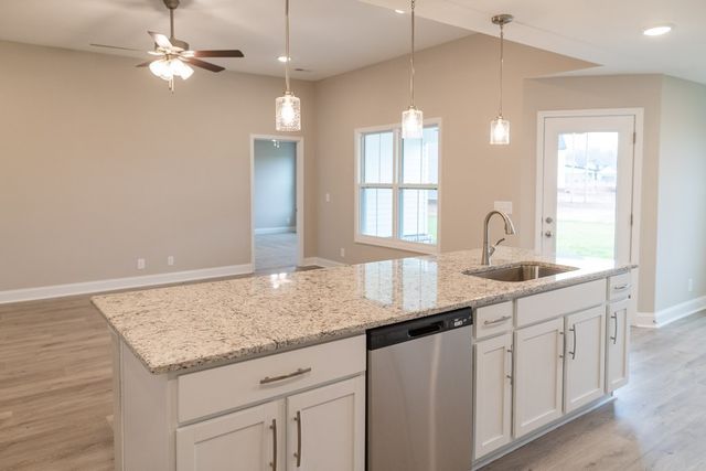 14 Miller Farm, Clarksville, TN 37043