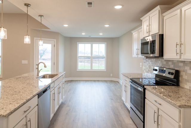 14 Miller Farm, Clarksville, TN 37043