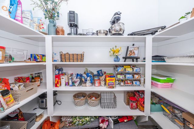 3922 S 2950 W, West Haven, UT 84401