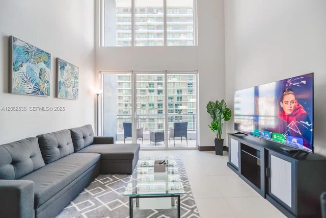 60 SW 13th St 3814, Miami, FL 33130