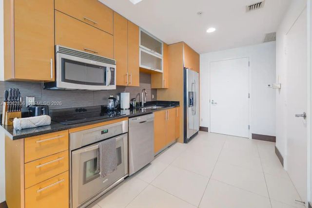 60 SW 13th St 3814, Miami, FL 33130