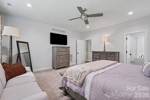 3826 Dahlia Drive, Harrisburg, NC 28075