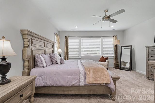 3826 Dahlia Drive, Harrisburg, NC 28075