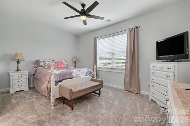 3826 Dahlia Drive, Harrisburg, NC 28075