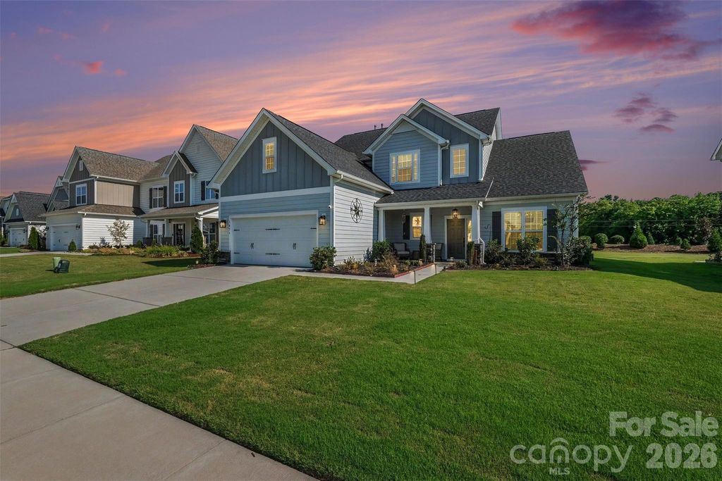 3826 Dahlia Drive, Harrisburg, NC 28075