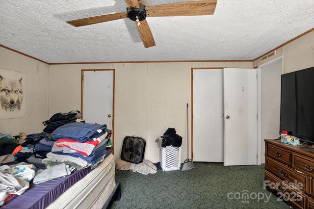 99 Lovdia Lane, Hendersonville, NC 28739