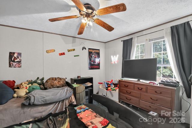 99 Lovdia Lane, Hendersonville, NC 28739