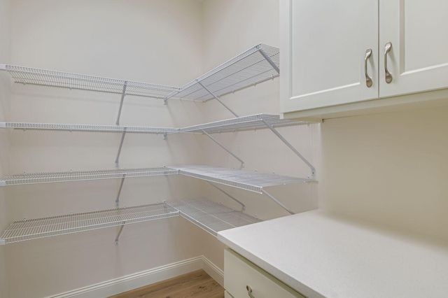 5054 Dale Ridge Road, Woodbury, MN 55129