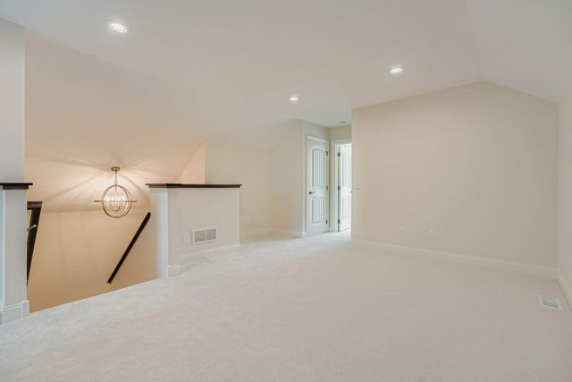 5054 Dale Ridge Road, Woodbury, MN 55129