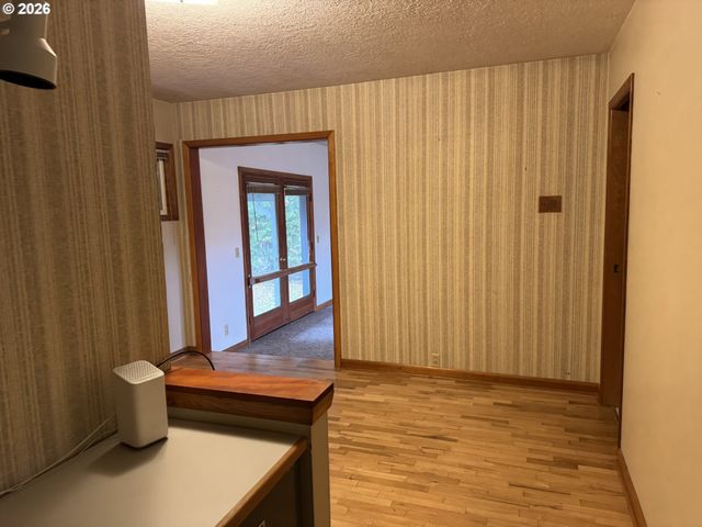 19531 CENTRAL POINT Rd, Oregon City, OR 97045