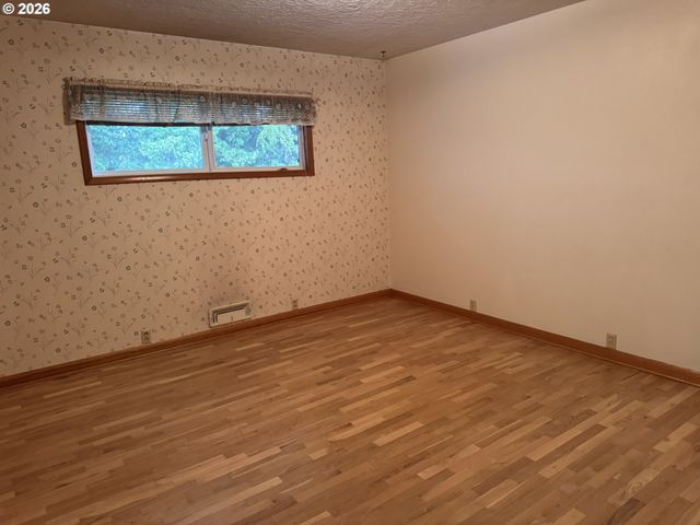 19531 CENTRAL POINT Rd, Oregon City, OR 97045