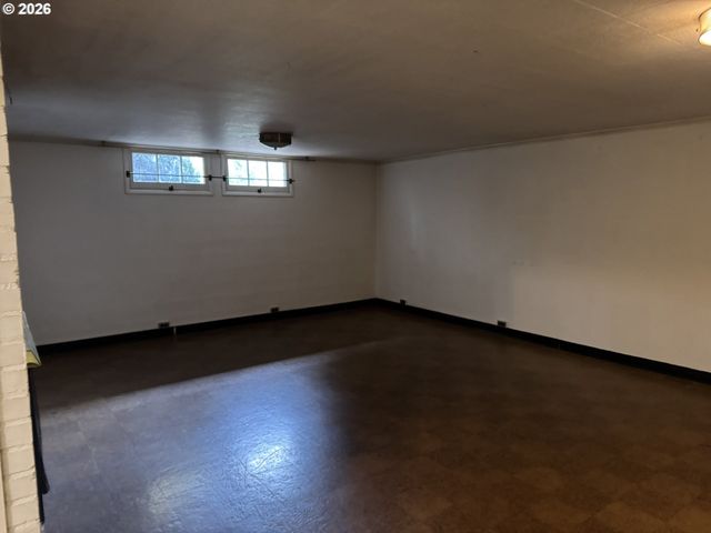 19531 CENTRAL POINT Rd, Oregon City, OR 97045