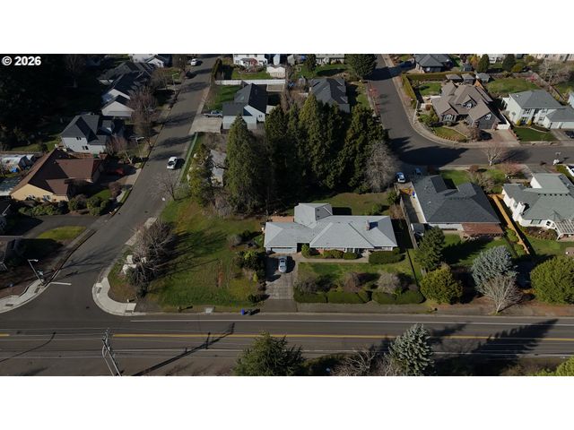 19531 CENTRAL POINT Rd, Oregon City, OR 97045