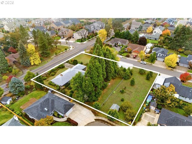 19531 CENTRAL POINT Rd, Oregon City, OR 97045