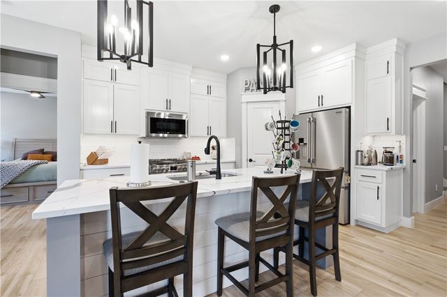 894 E Tucks Chapel Road, Rogers, AR 72756