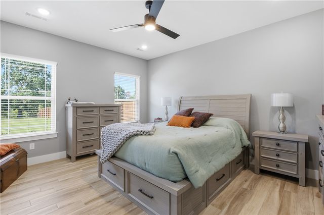 894 E Tucks Chapel Road, Rogers, AR 72756