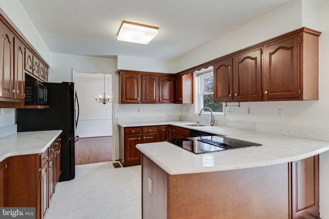 1013 SUFFOLK DR, La Plata, MD 20646