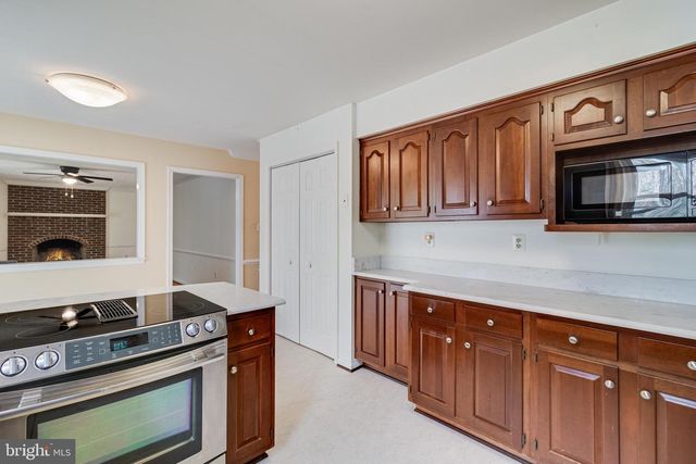 1013 SUFFOLK DR, La Plata, MD 20646