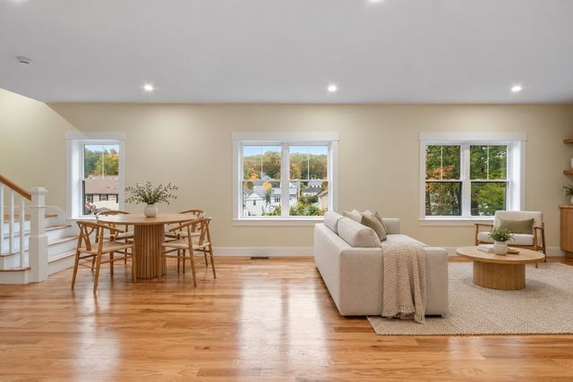 346 Rogers St, Lowell, MA 01852