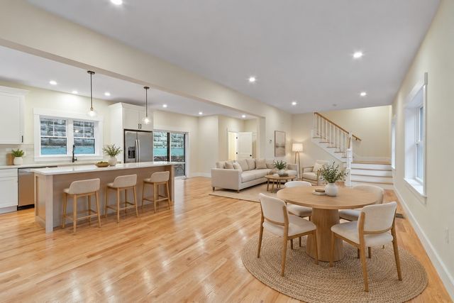 346 Rogers St, Lowell, MA 01852