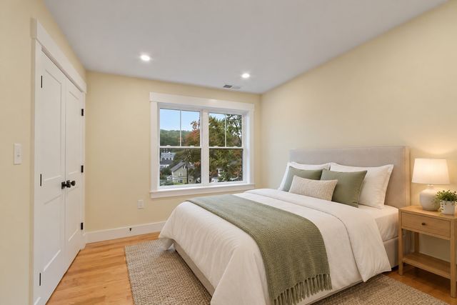 346 Rogers St, Lowell, MA 01852