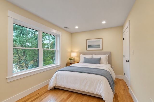 346 Rogers St, Lowell, MA 01852