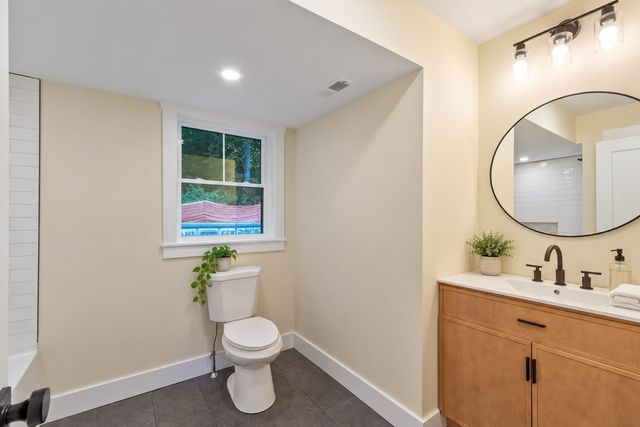 346 Rogers St, Lowell, MA 01852