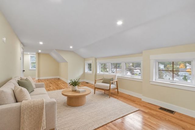 346 Rogers St, Lowell, MA 01852