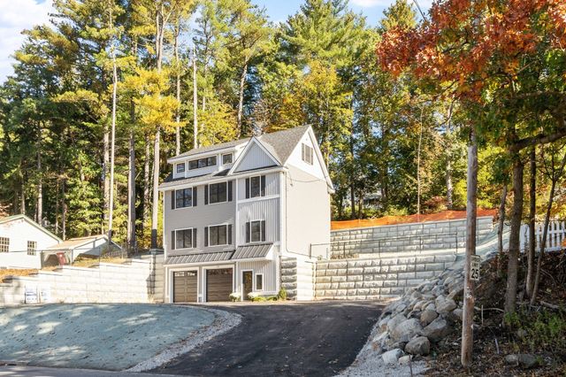 346 Rogers St, Lowell, MA 01852