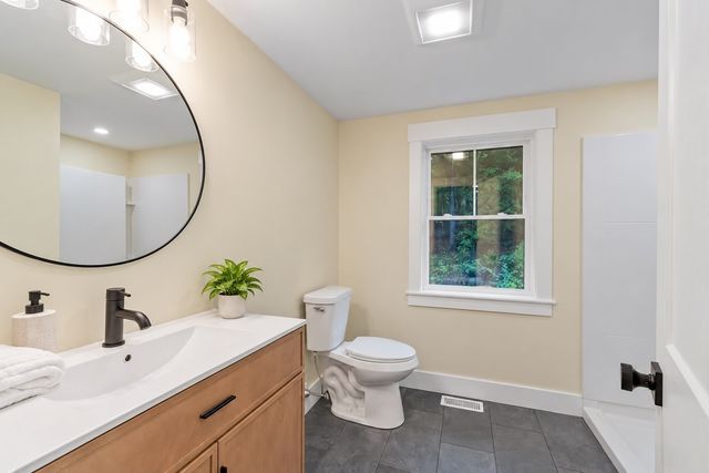 346 Rogers St, Lowell, MA 01852