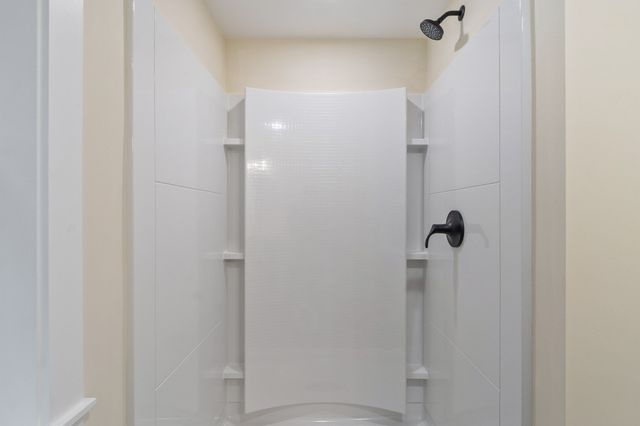 346 Rogers St, Lowell, MA 01852