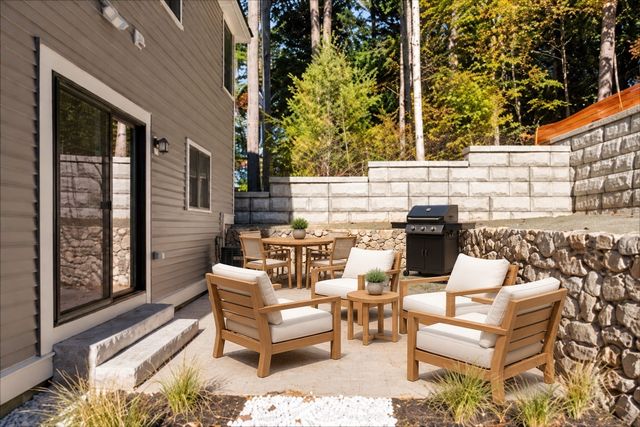 346 Rogers St, Lowell, MA 01852
